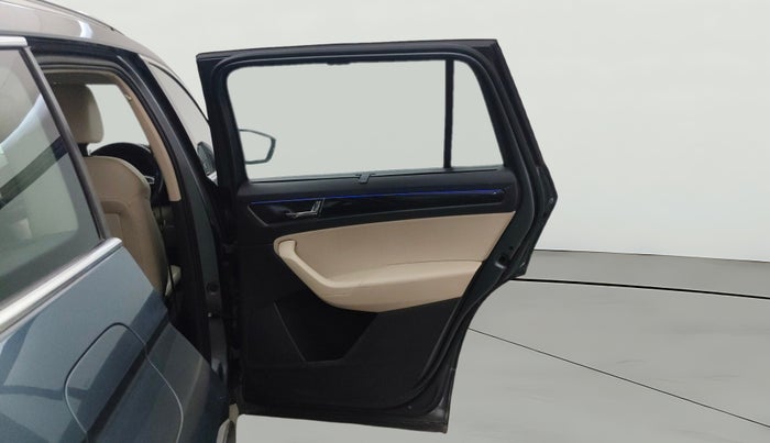 2019 Skoda Kodiaq L&K 2.0 TDI 4X4 AT, Diesel, Automatic, 1,42,183 km, RHS Rear Door