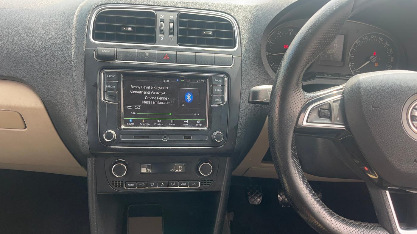 2019 Skoda Rapid AMBITION 1.6 MPI MT, Petrol, Manual, 1,38,083 km, Air Conditioner