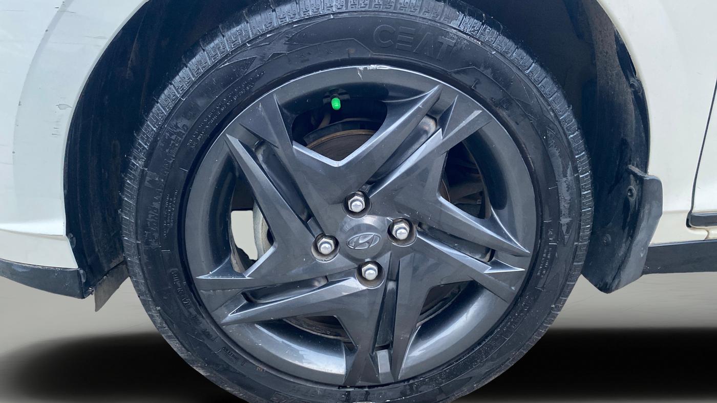 2022 Hyundai NEW I20 Sportz 1.2 IVT, Petrol, Automatic, 20,494 km, Left Front Wheel