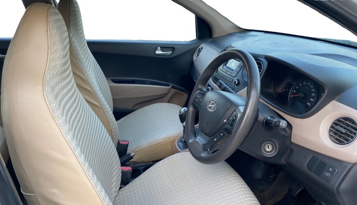 2017 Hyundai Xcent S 1.2, Petrol, Manual, 89,108 km, Right Side Front Door Cabin