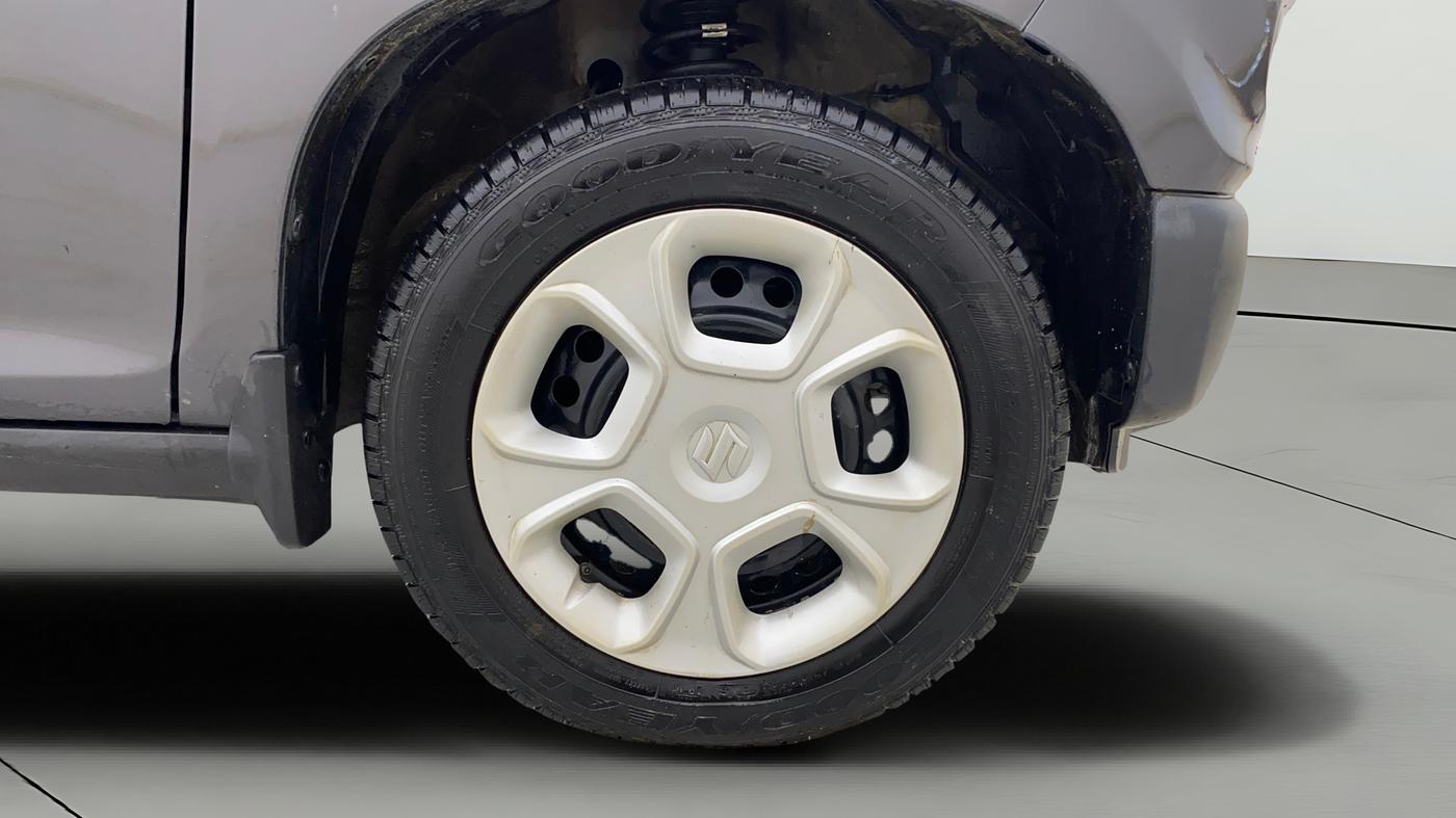 2019 Maruti S PRESSO VXI, Petrol, Manual, 1,10,545 km, Right Front Wheel