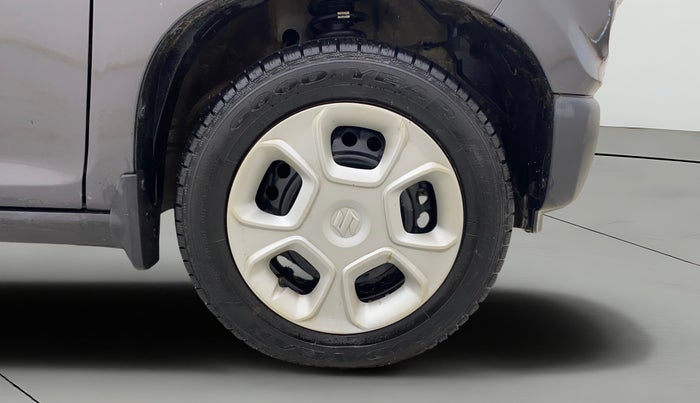 2019 Maruti S PRESSO VXI, Petrol, Manual, 1,10,545 km, Right Front Wheel