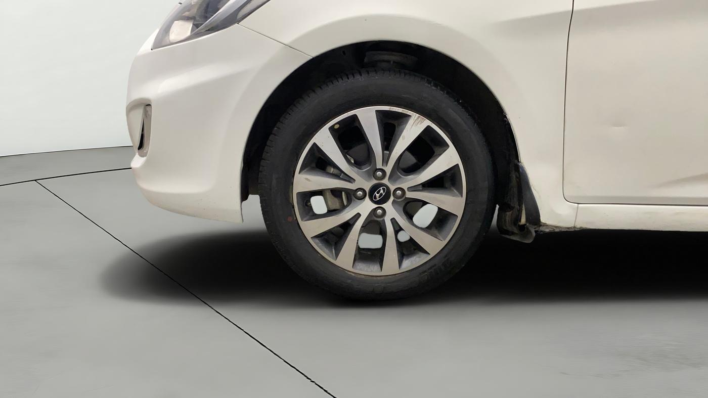 2014 Hyundai Verna FLUIDIC 1.6 VTVT SX, Petrol, Manual, 36,376 km, Left Front Wheel