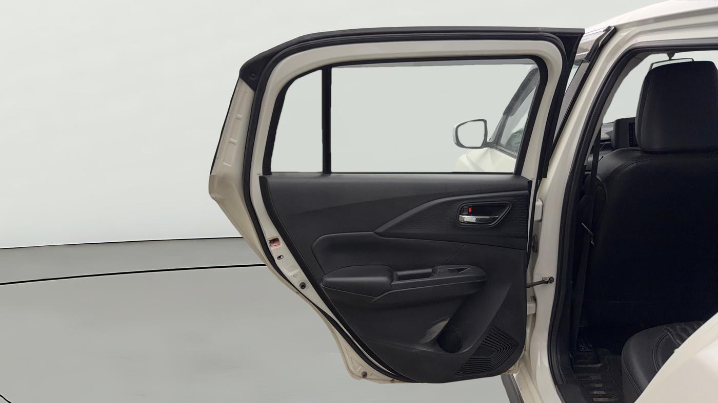 2024 Maruti Swift VXi (O) AMT, Petrol, Automatic, 31,518 km, LHS Rear Door