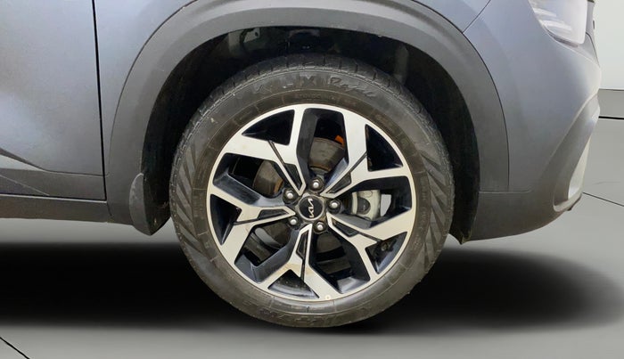 2024 KIA SELTOS  X LINE 1.5 TURBO PETROL DCT, Petrol, Automatic, 11,006 km, Right Front Wheel