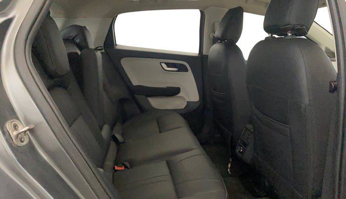 2022 Tata ALTROZ XZ PETROL, Petrol, Manual, 44,706 km, Right Side Rear Door Cabin