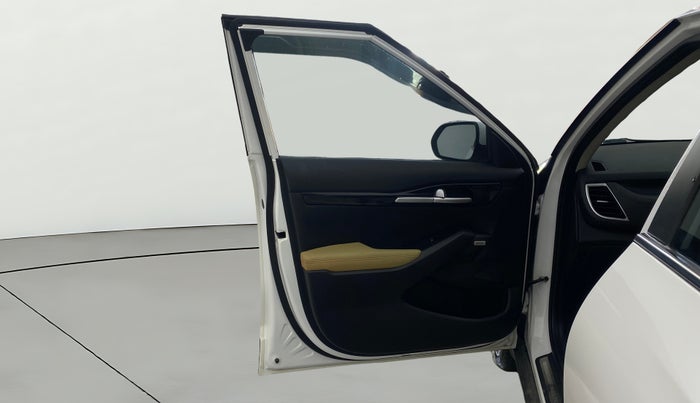 2022 KIA SELTOS HTX PLUS 1.5 DIESEL, Diesel, Manual, 1,36,501 km, LHS Front Door