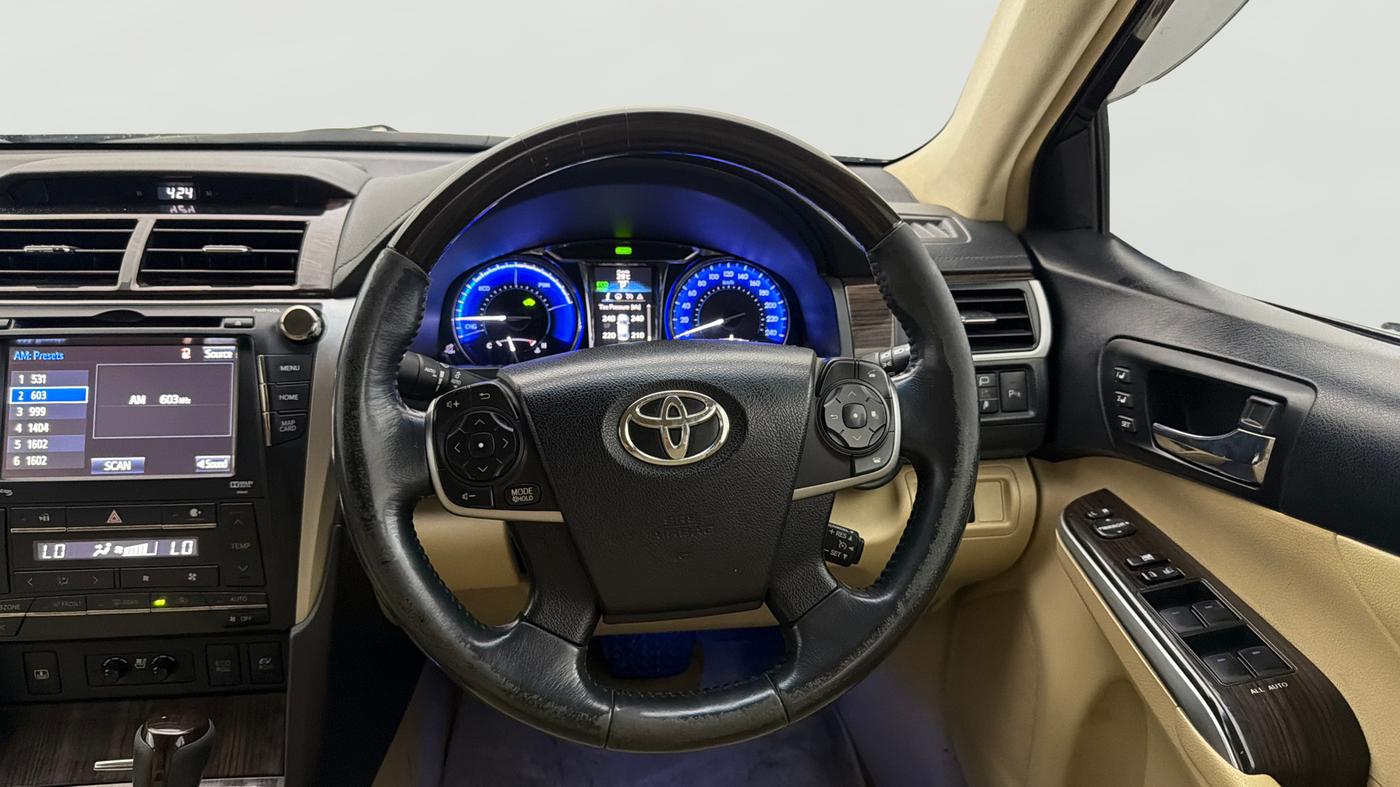 2017 Toyota Camry HYBRID, Hybrid, Automatic, 89,553 km, Steering Wheel Close Up