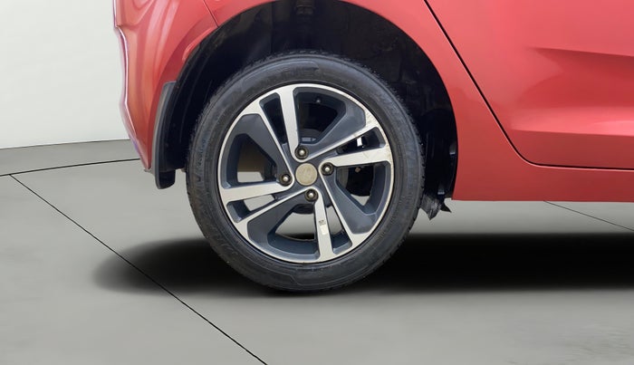 2022 Tata ALTROZ XZ PETROL, Petrol, Manual, 42,238 km, Right Rear Wheel