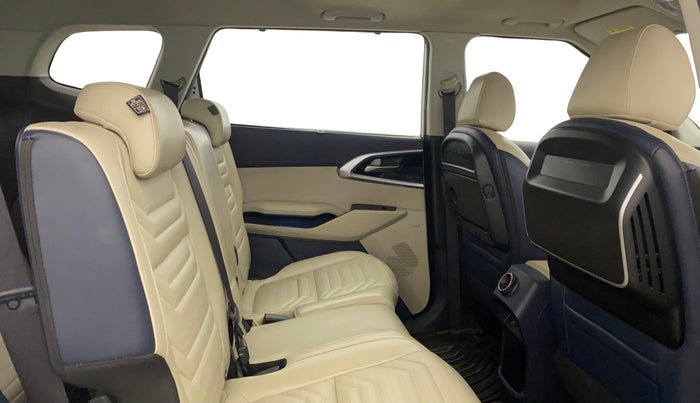 2023 KIA CARENS LUXURY PLUS 1.5 IMT PETROL, Petrol, Manual, 26,768 km, Right Side Rear Door Cabin