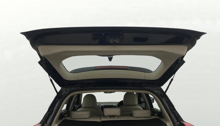 2022 Mahindra XUV300 W8 (O) 1.2 PETROL, Petrol, Manual, 47,398 km, Boot Door Open