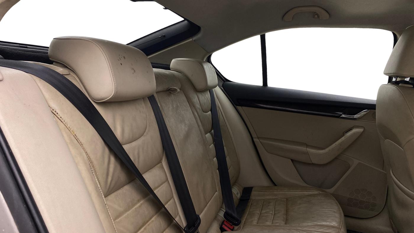 2014 Skoda Octavia ELEGANCE 2.0 TDI AT, Diesel, Automatic, 77,176 km, Right Side Rear Door Cabin