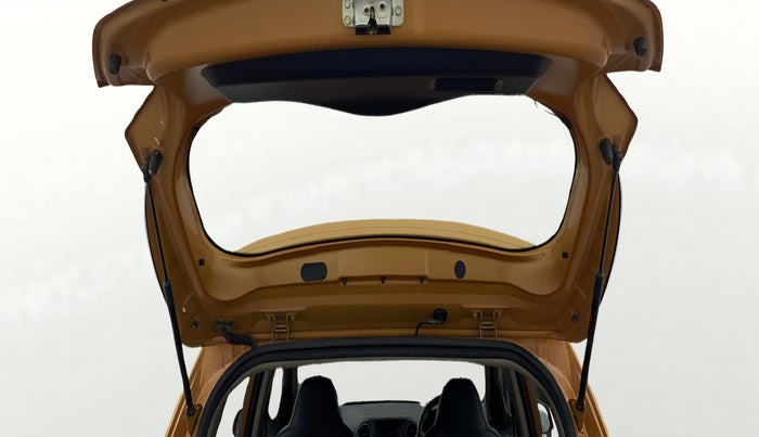 2017 Hyundai Grand i10 ASTA 1.2 KAPPA VTVT, Petrol, Manual, 4,450 km, Boot Door Open