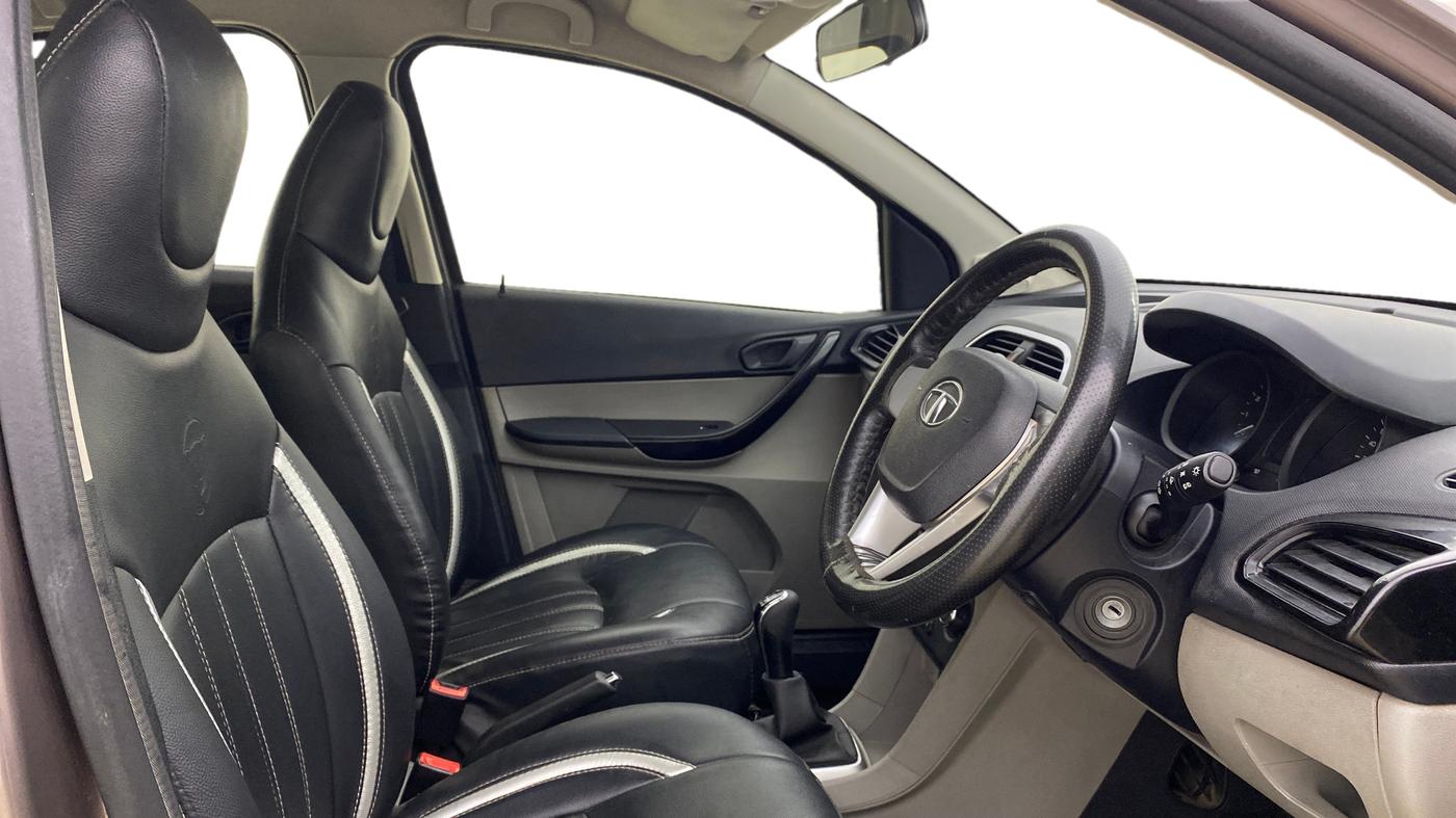2017 Tata Tiago XT PETROL, Petrol, Manual, 75,258 km, Right Side Front Door Cabin