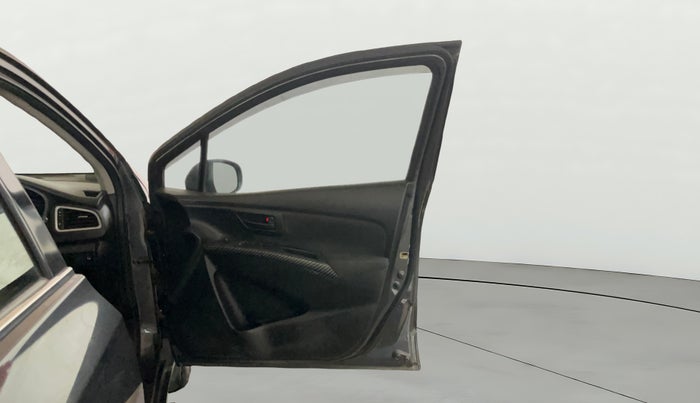 2022 Maruti S Cross SIGMA 1.5, Petrol, Manual, 69,882 km, RHS Front Door