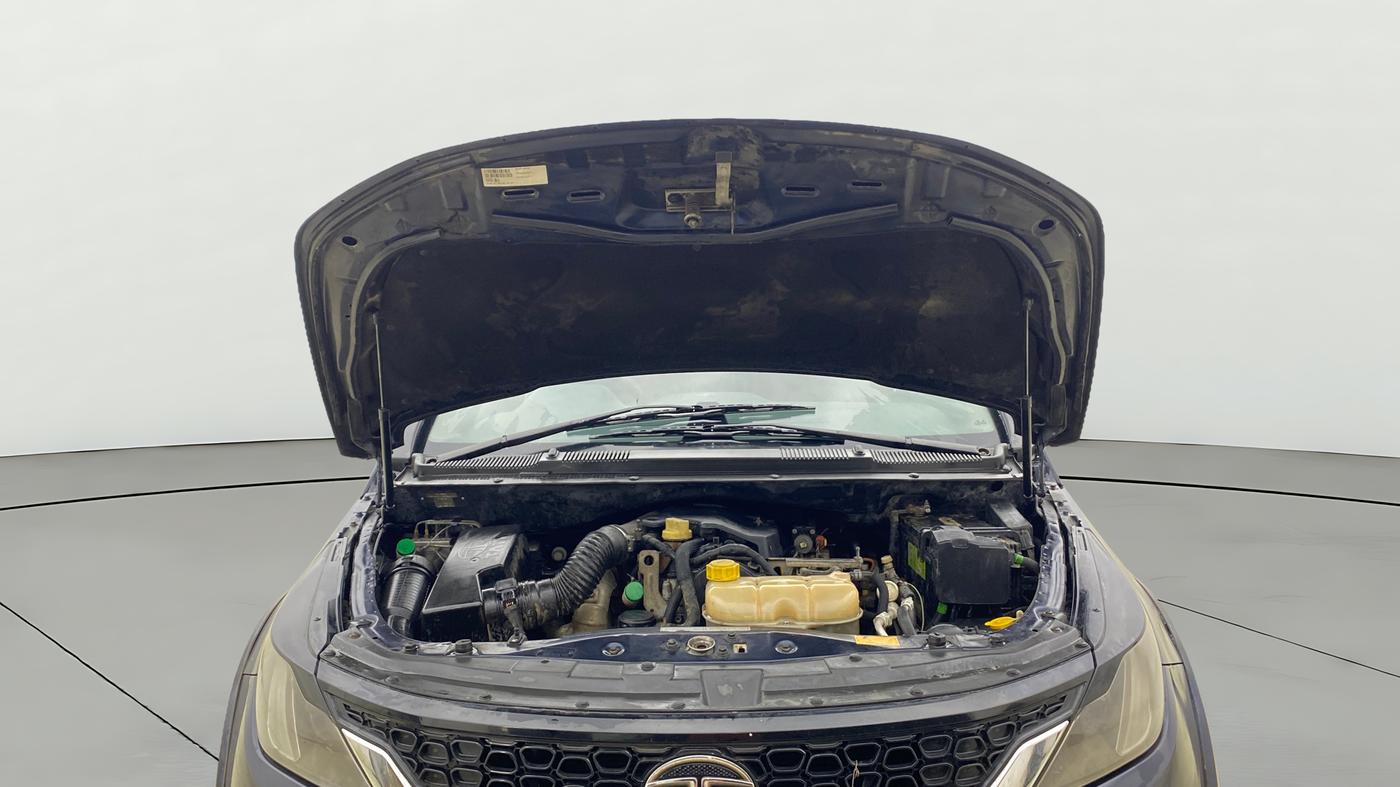 2019 Tata Hexa XM PLUS 4X2 7 STR, Diesel, Manual, 1,22,595 km, Open Bonet