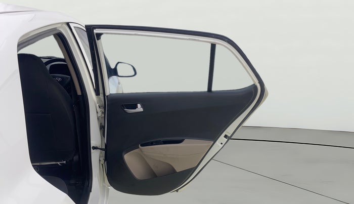 2017 Hyundai Grand i10 SPORTZ 1.2 KAPPA VTVT, Petrol, Manual, 1,27,820 km, RHS Rear Door