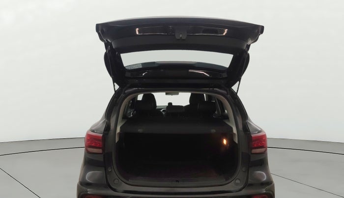 2023 MG ASTOR SAVVY 1.5 CVT, Petrol, Automatic, 37,770 km, Boot Door Open