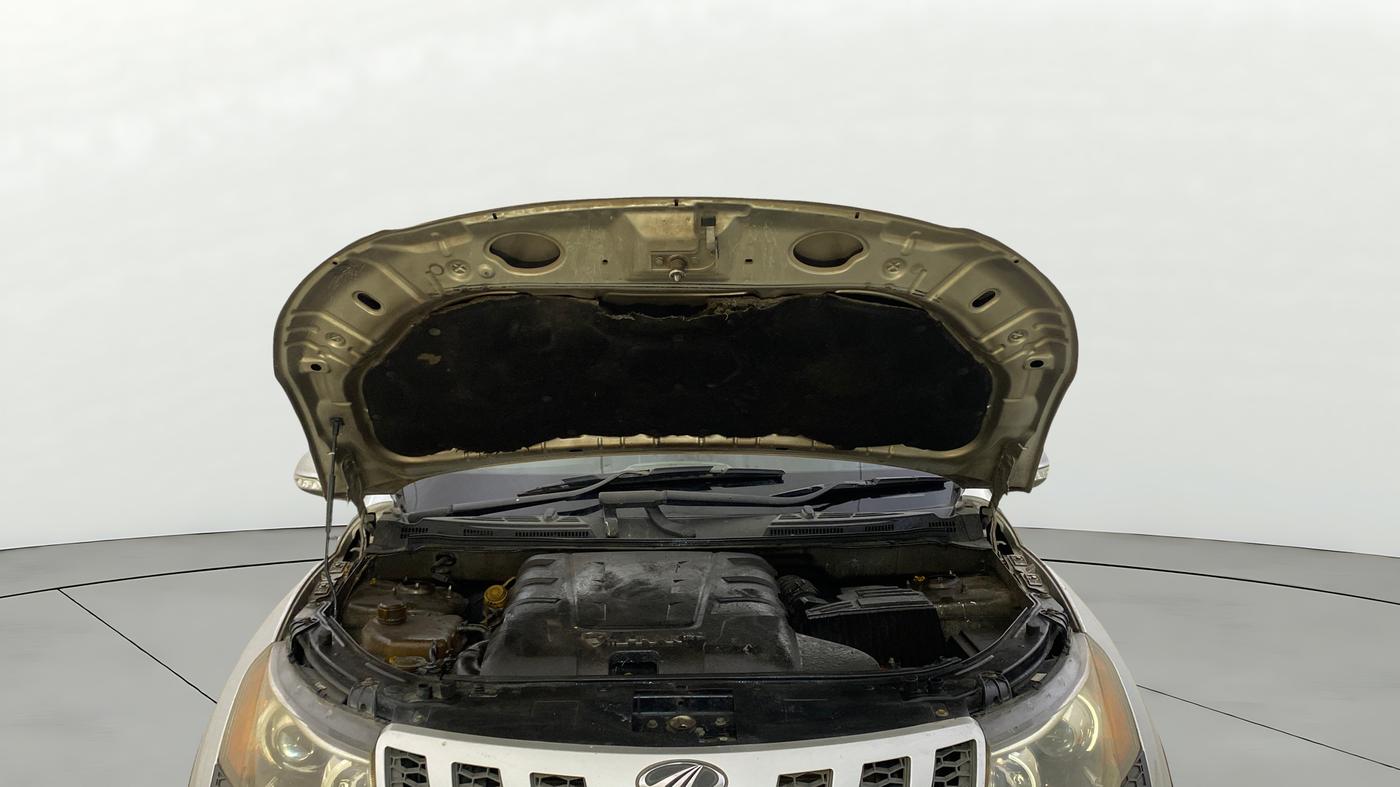 2014 Mahindra XUV500 W8, Diesel, Manual, 1,41,065 km, Open Bonet