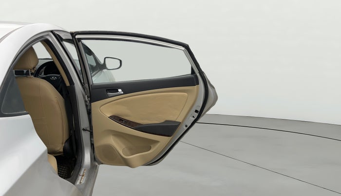 2015 Hyundai Verna FLUIDIC 4S1.6 VTVT S O AT, Petrol, Automatic, 80,101 km, RHS Rear Door