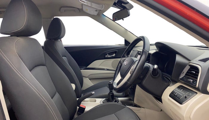 2019 Mahindra XUV300 W8 1.2 PETROL, Petrol, Manual, 58,517 km, Right Side Front Door Cabin