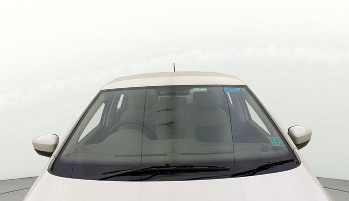 2014 Skoda Rapid AMBITION 1.6 MPI MT, Petrol, Manual, 39,036 km, Front Windshield