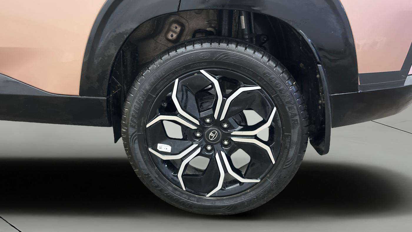 2025 Tata Curvv Accomplished S 1.2 Petrol 7DCA, Petrol, Automatic, 6,845 km, Left Rear Wheel