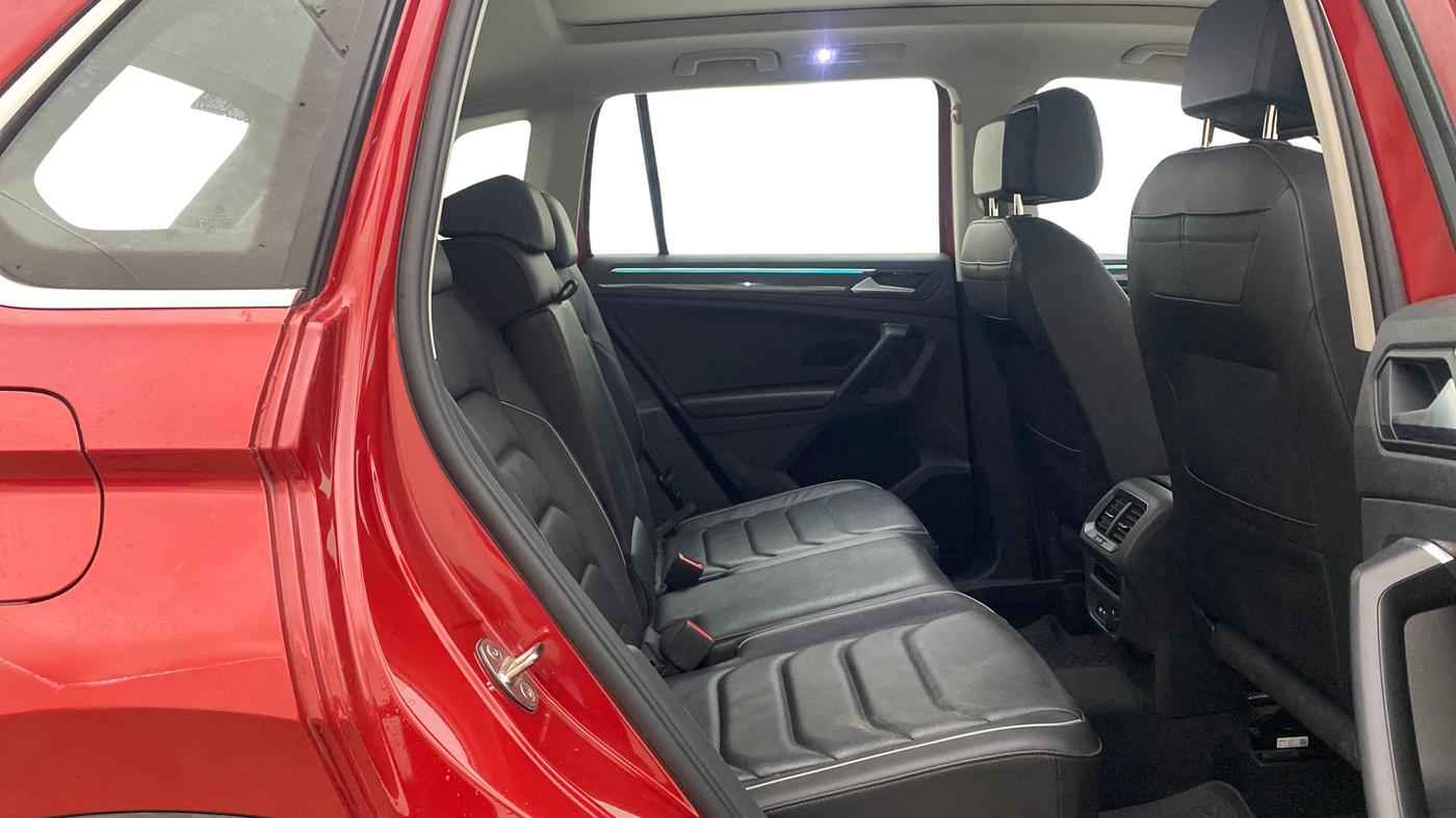 2023 Volkswagen TIGUAN ELEGANCE 2.0 TSI DSG, Petrol, Automatic, 28,207 km, Right Side Rear Door Cabin