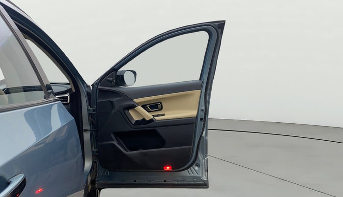 2022 Tata Safari XZA PLUS, Diesel, Automatic, 46,519 km, RHS Front Door