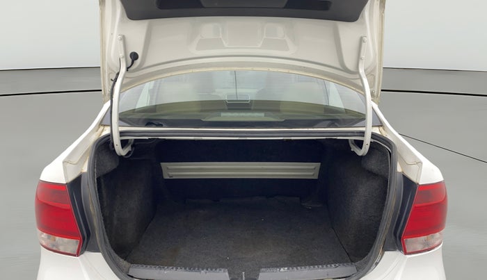 2013 Volkswagen Vento HIGHLINE 1.6 MPI, Petrol, Manual, 69,541 km, Boot Open Zoomed View