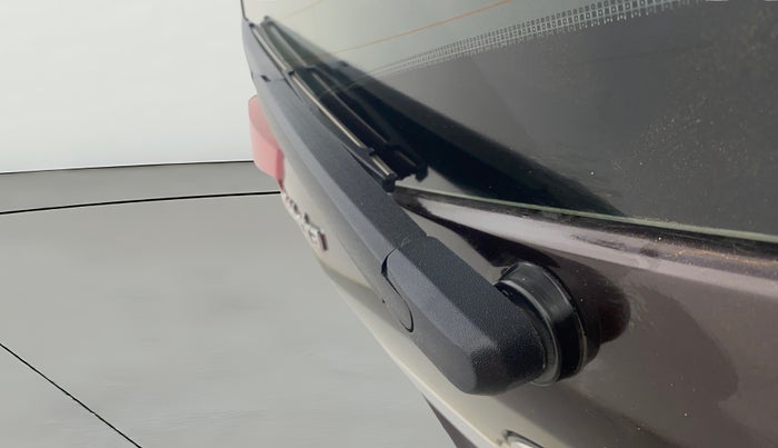 2018 Mahindra XUV500 W11, Diesel, Manual, 48,357 km, Rear Wiper