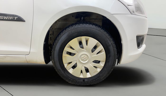 2013 Maruti Swift VXI, Petrol, Manual, 1,30,490 km, Right Front Wheel