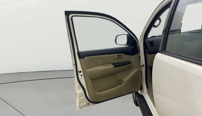 2014 Toyota Fortuner 3.0 4X2 AT, Diesel, Automatic, 89,942 km, LHS Front Door