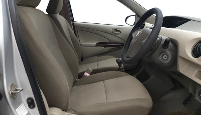 2015 Toyota Etios Liva GD, Diesel, Manual, 1,30,548 km, Right Side Front Door Cabin