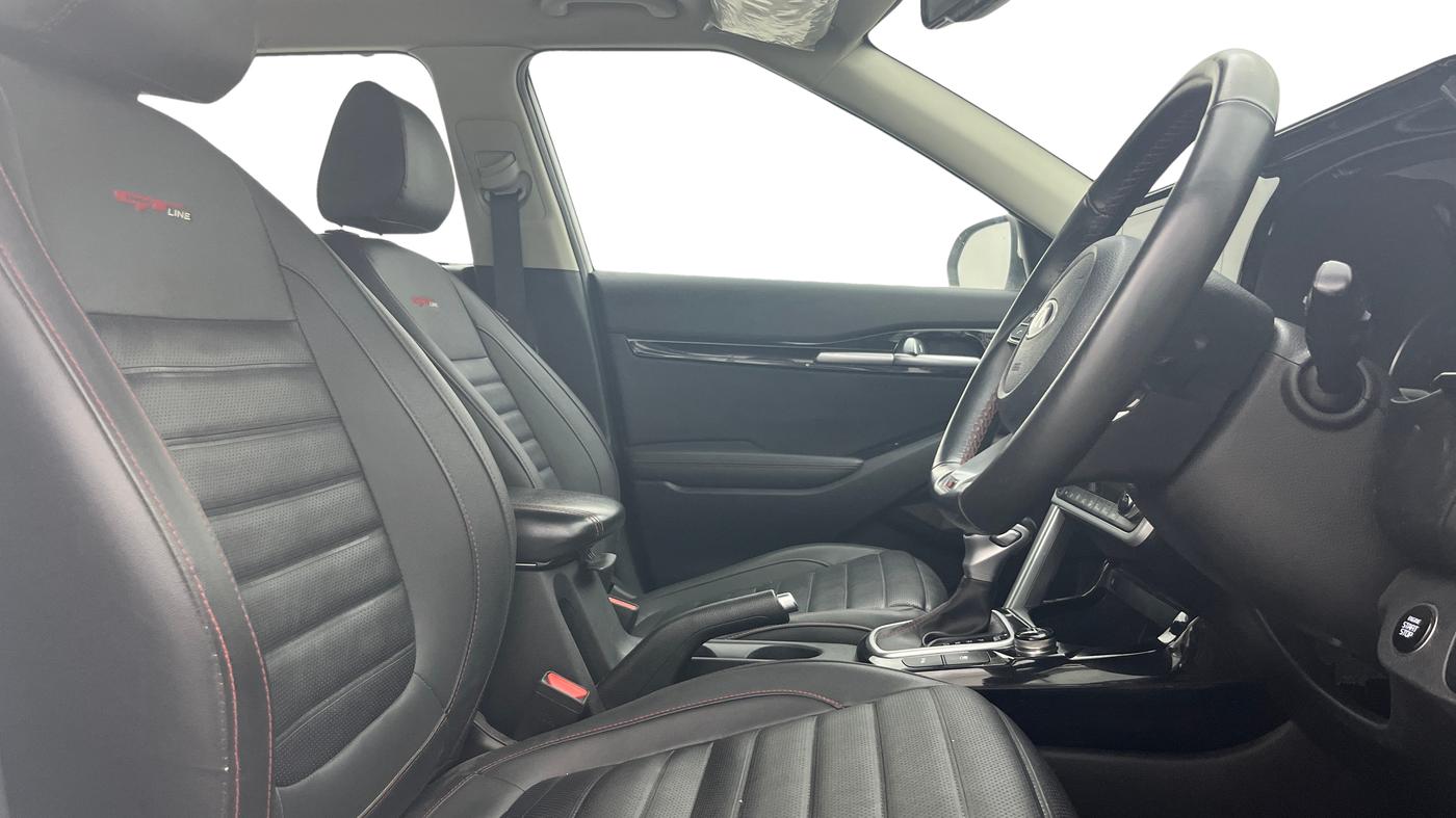 2021 KIA SELTOS GTX PLUS AT 1.5 DIESEL, Diesel, Automatic, 95,162 km, Right Side Front Door Cabin