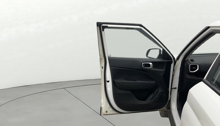 2020 Hyundai VENUE SX 1.0 TURBO, Petrol, Manual, 66,219 km, LHS Front Door