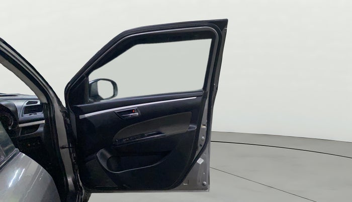 2017 Maruti Swift VXI, Petrol, Manual, 41,239 km, RHS Front Door