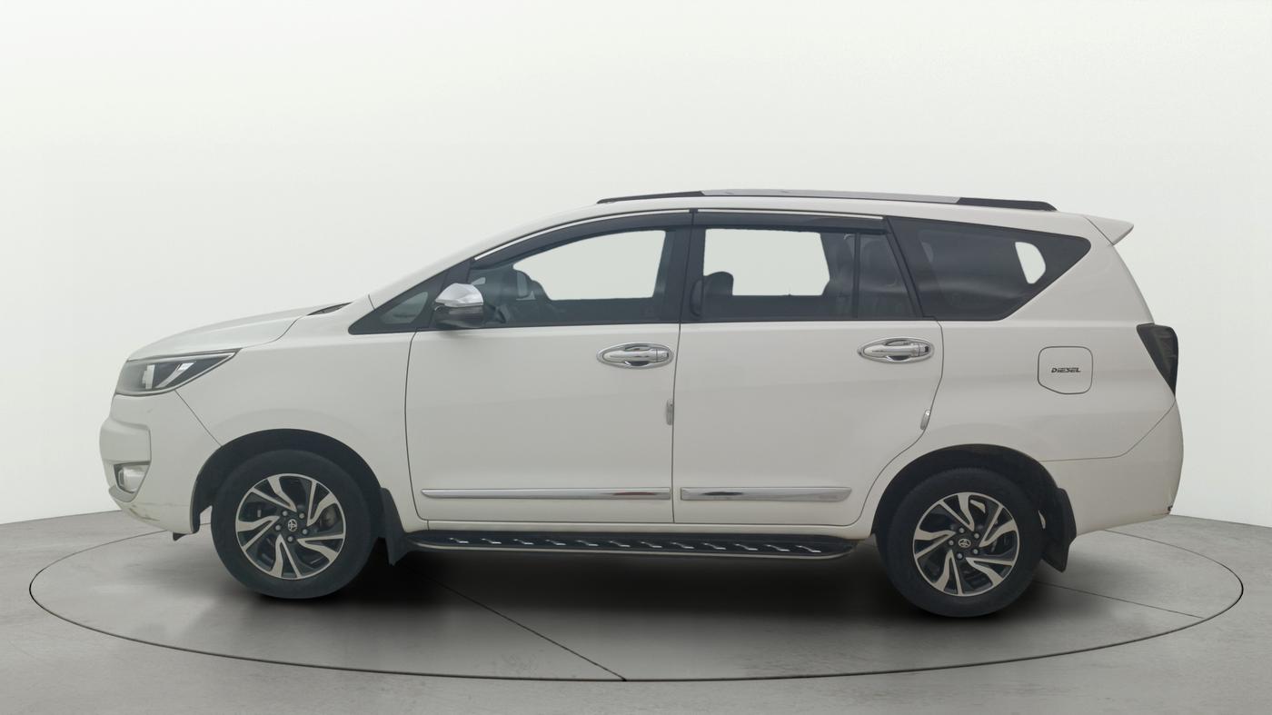 2024 Toyota Innova Crysta GX Plus 8 STR, Diesel, Manual, 69,437 km, Left Side