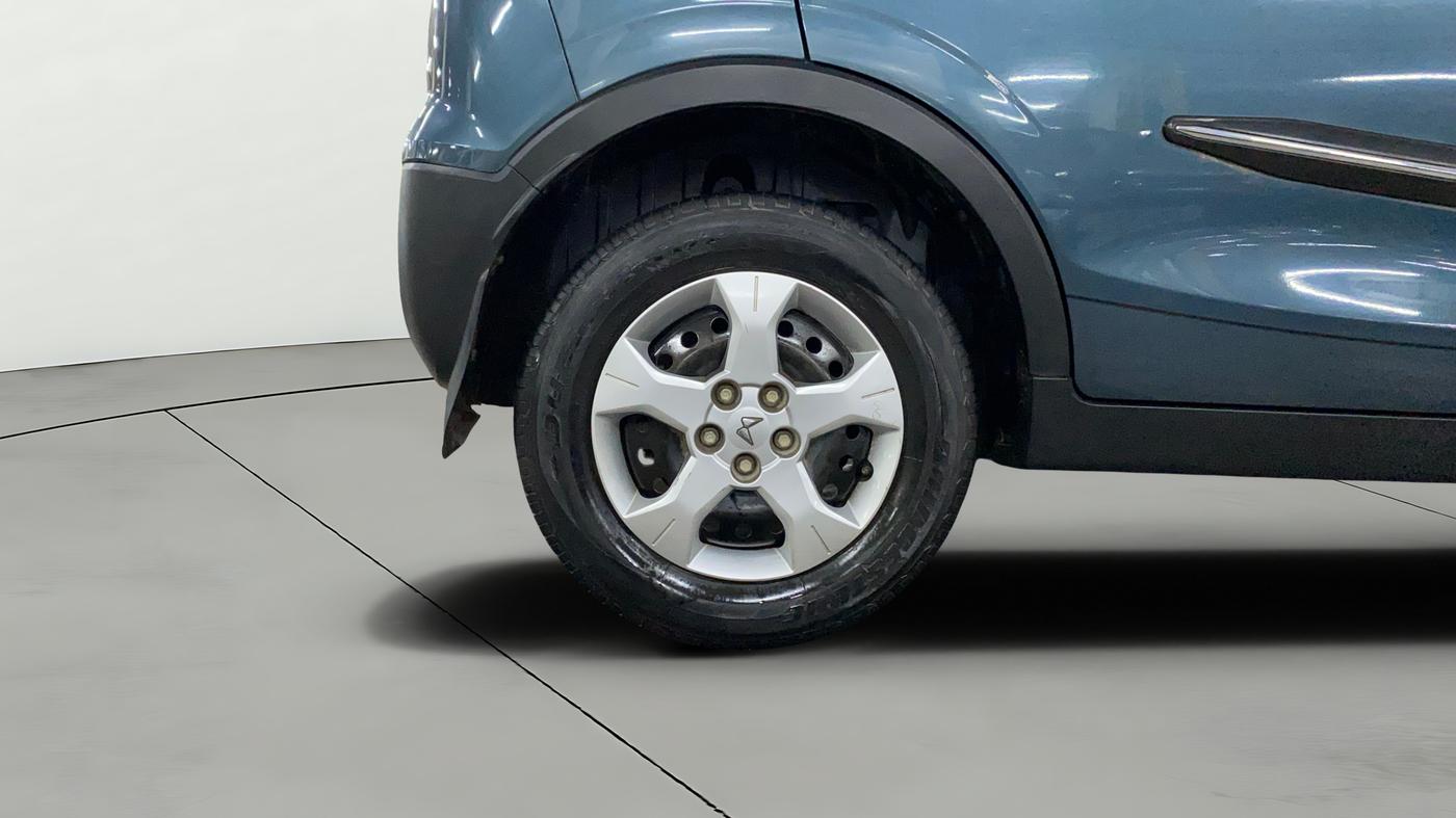2022 Mahindra XUV300 W6 1.5 DIESEL AMT, Diesel, Automatic, 17,803 km, Right Rear Wheel