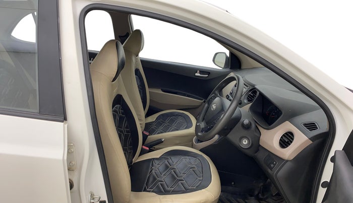 2014 Hyundai Xcent S (O) 1.2, Petrol, Manual, 34,923 km, Right Side Front Door Cabin