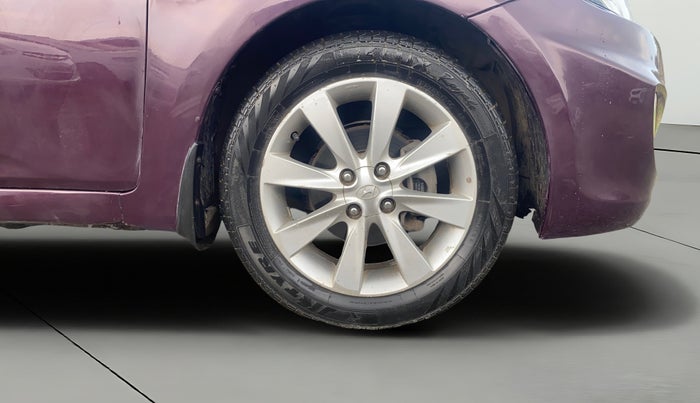 2013 Hyundai Verna FLUIDIC 1.6 VTVT SX OPT, Petrol, Manual, 99,222 km, Right Front Wheel