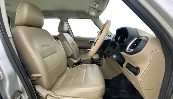 2017 Mahindra TUV300 T8, Diesel, Manual, 1,25,322 km, Right Side Front Door Cabin