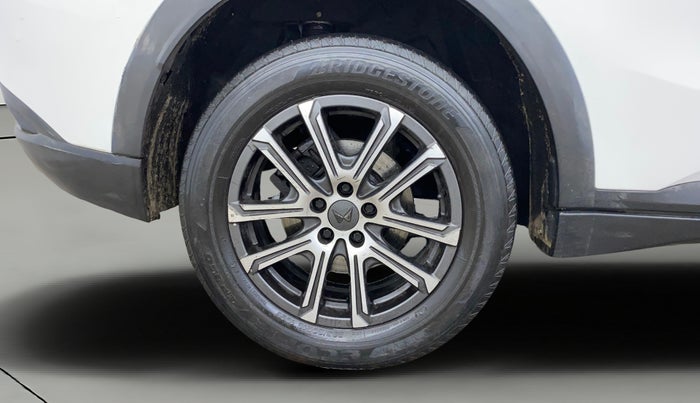 2022 Mahindra XUV700 AX 7 LUXURY D AT 7 STR, Diesel, Automatic, 43,313 km, Right Rear Wheel