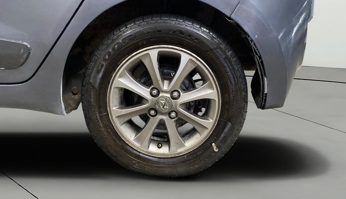 2016 Hyundai Grand i10 ASTA (O) 1.2 KAPPA VTVT, CNG, Manual, 1,16,049 km, Left Rear Wheel