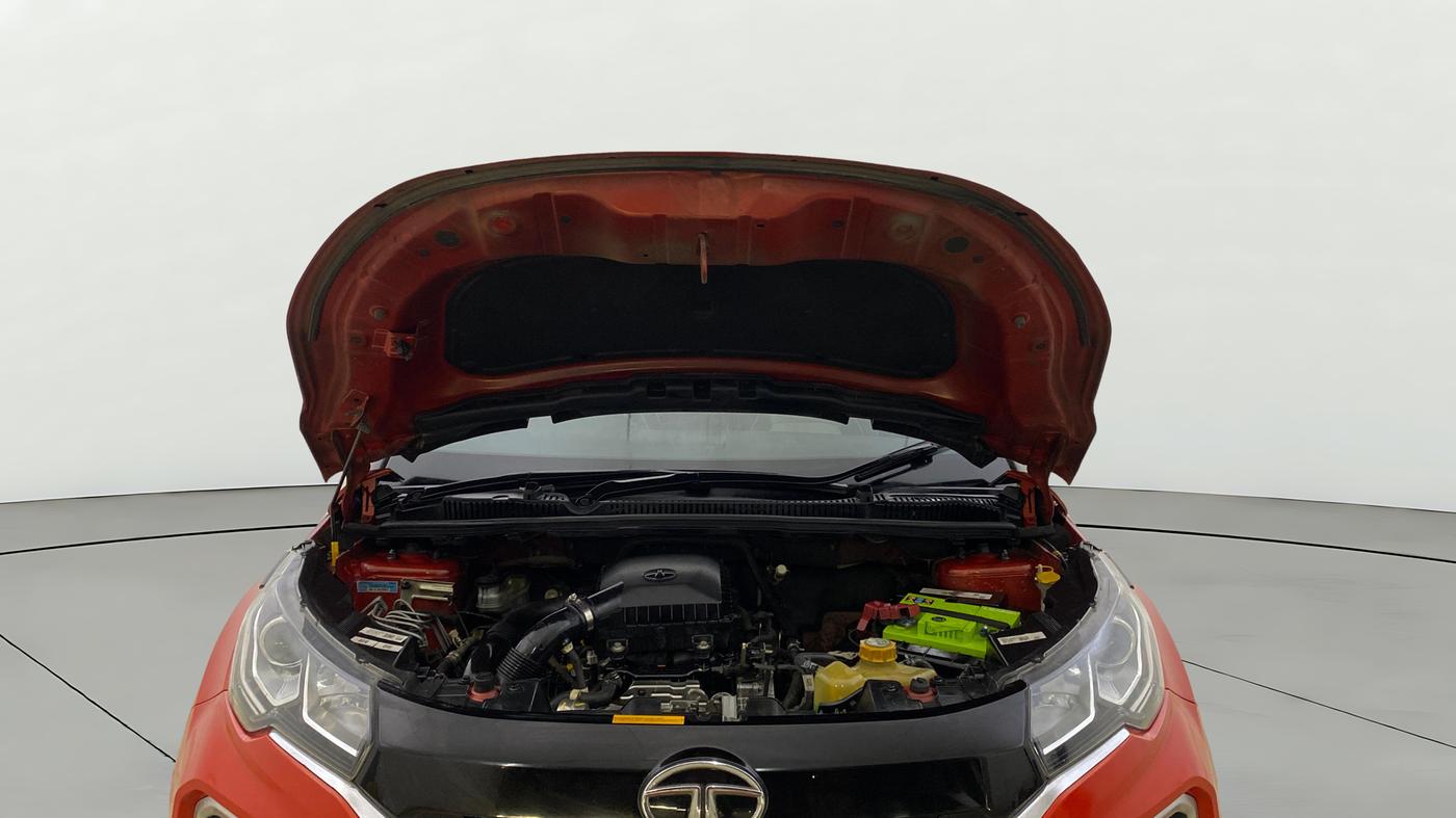 2022 Tata NEXON XZ PLUS SUNROOF PETROL DUAL TONE, Petrol, Manual, 70,753 km, Open Bonet