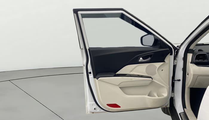2024 Mahindra XUV 3XO AX5 1.2 L TCMPFI AT, Petrol, Automatic, 12,756 km, LHS Front Door