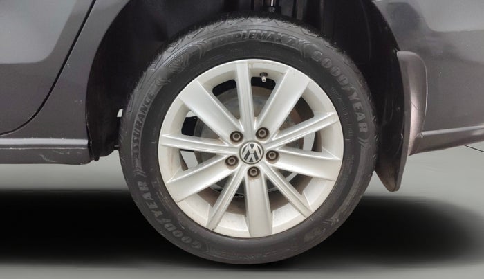 2016 Volkswagen Vento HIGHLINE 1.5 AT, Diesel, Automatic, 1,48,434 km, Left Rear Wheel