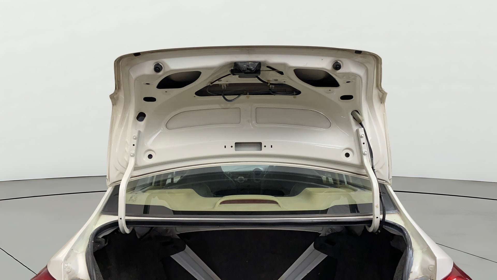 camera-Boot-Door-Open