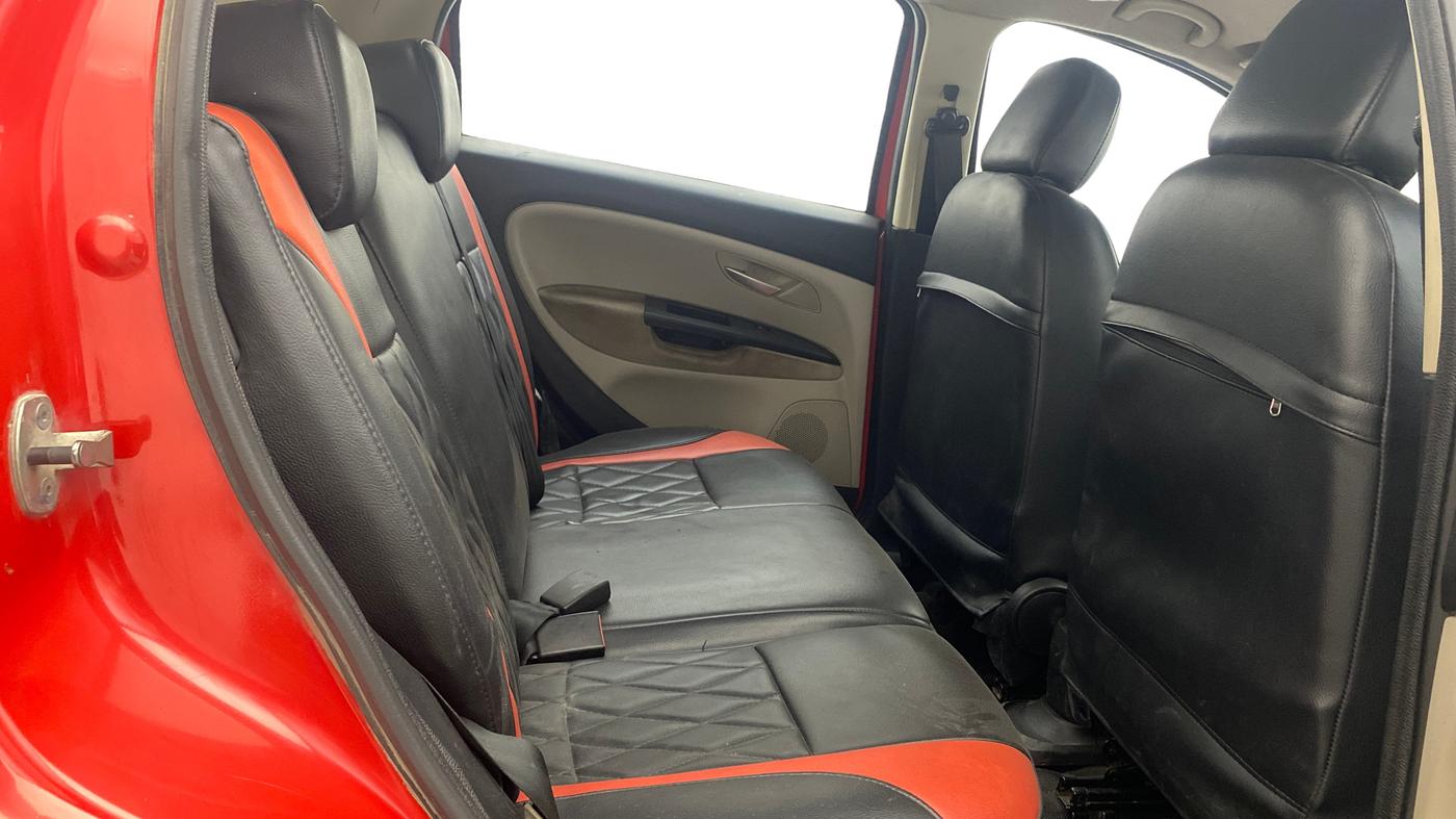 2018 Fiat URBAN CROSS EMOTION MULTIJET 1.3, Diesel, Manual, 72,418 km, Right Side Rear Door Cabin