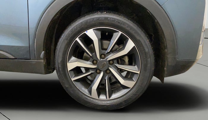 2019 Mahindra XUV300 W8 (O) 1.5 DIESEL AMT, Diesel, Automatic, 81,169 km, Right Front Wheel